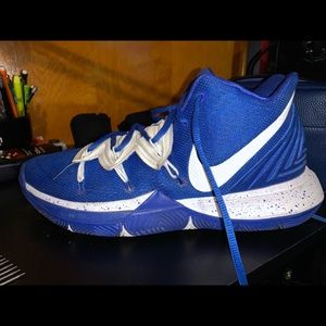 Nike Kyrie 5 Basketball Shoes